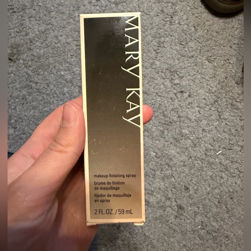 Mary Kay Makeup Finishing Spray
